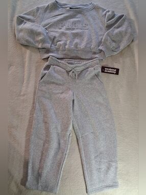 PARIS WEEKEND ACADEMY GIRLS SWEATSETS BOTH SIZE 8 NWT! SO COZY!
